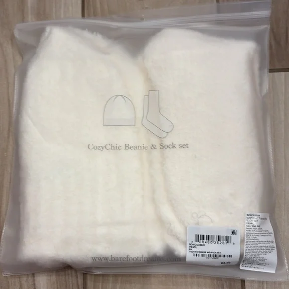 NWT luscious Barefoot Dreams beanie and socks set (two sets of pearl)- Pearl - Picture 6 of 6